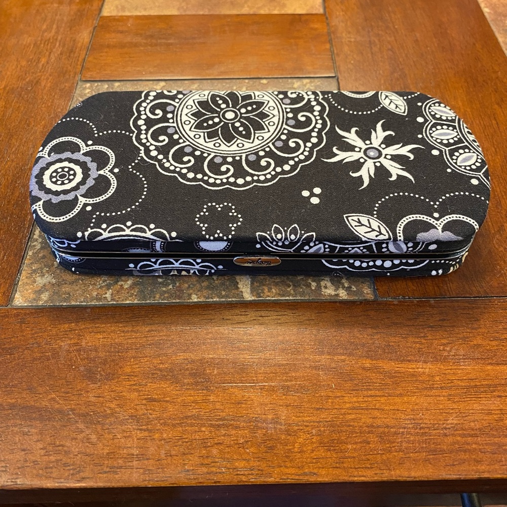 ThirtyOne Wallet - Picture 3 of 9